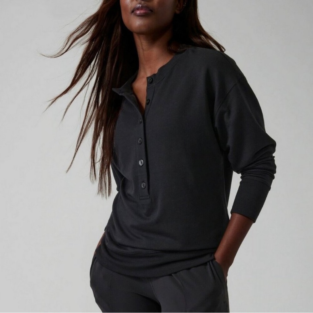 NWT ATHLETA BALANCE HENLEY